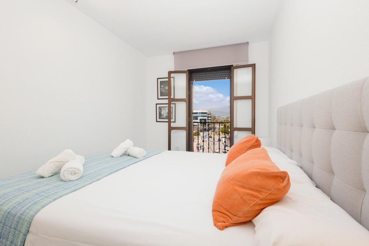 Vacation With Private Parking In Puerto Banus Marbella