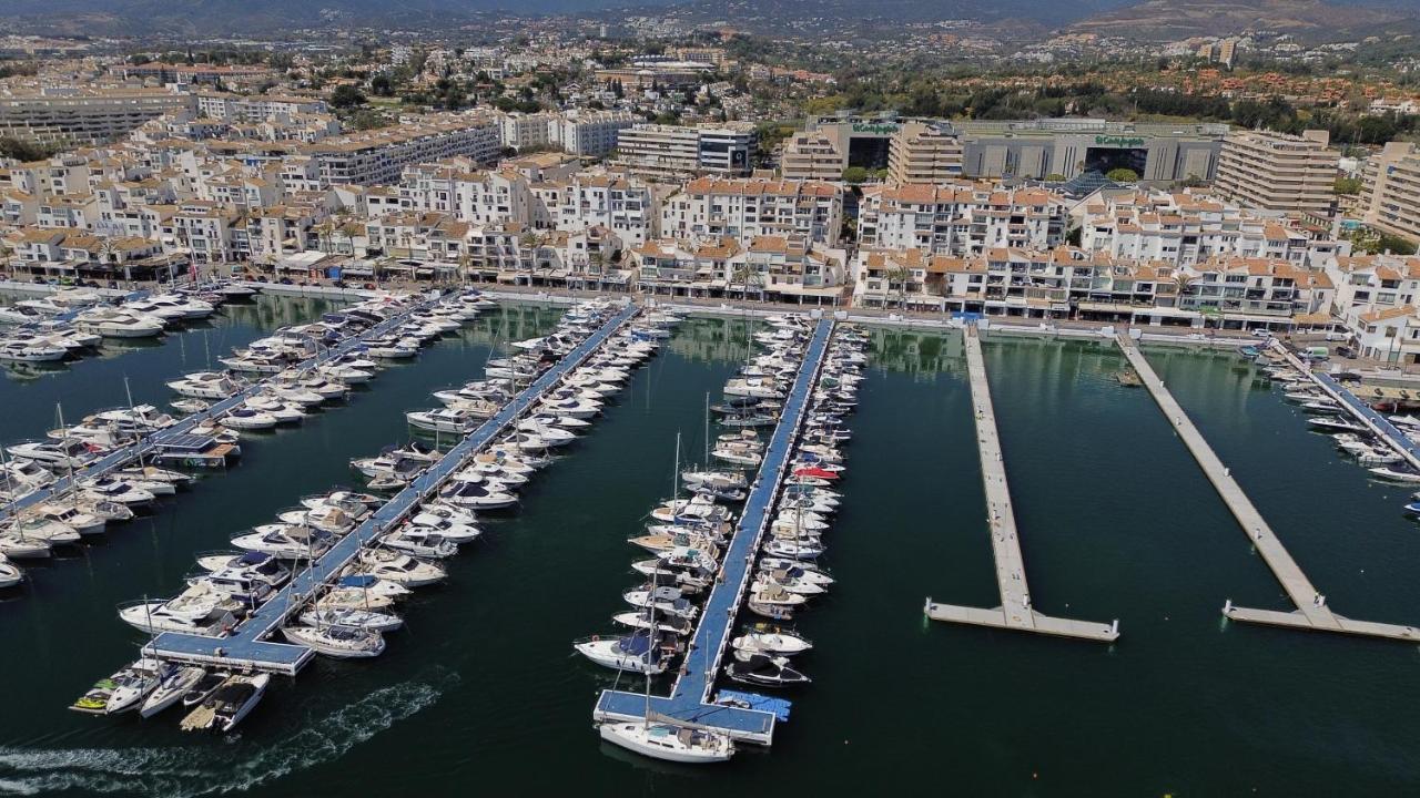 Apartment Vacation With Private Parking In Puerto Banus