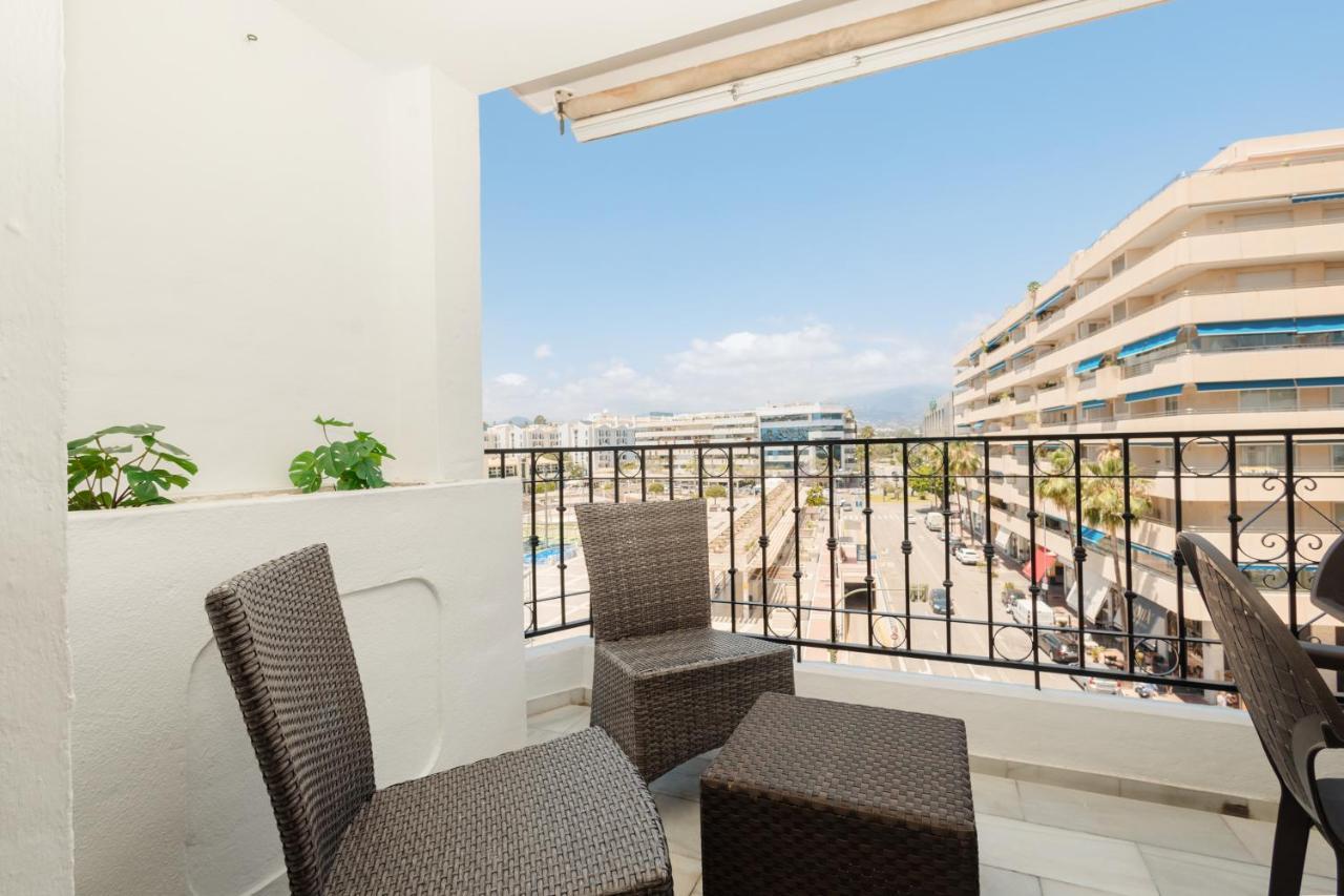 Apartment Vacation With Private Parking In Puerto Banus