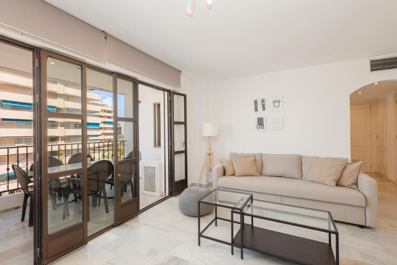 Apartment Vacation With Private Parking In Puerto Banus