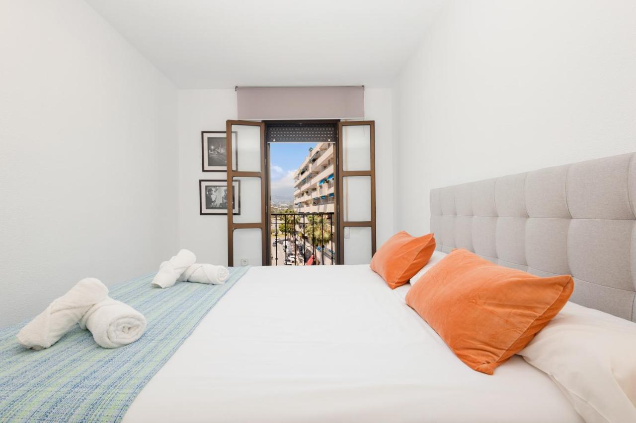 Vacation With Private Parking In Puerto Banus Apartment